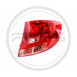 LAMPARA STOP DERECHO CHEVROLET SAIL SEDAN ROSADO MODELO 2013