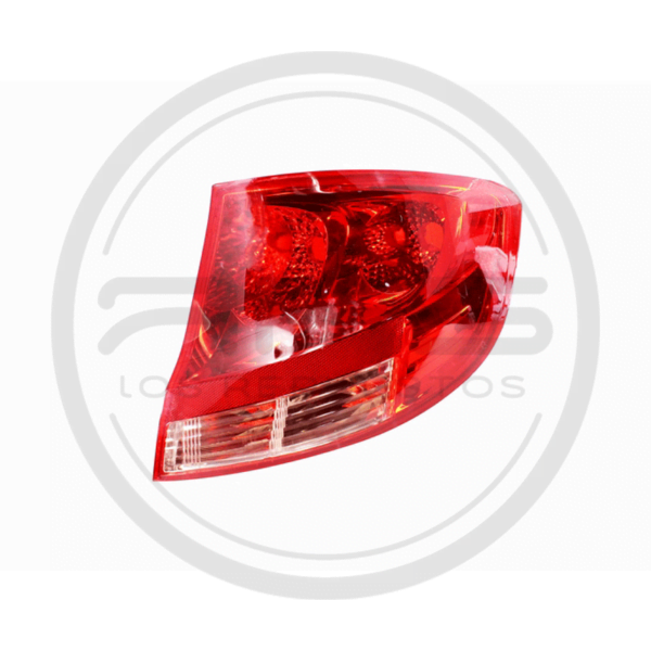 LAMPARA STOP DERECHO CHEVROLET SAIL SEDAN ROSADO MODELO 2013