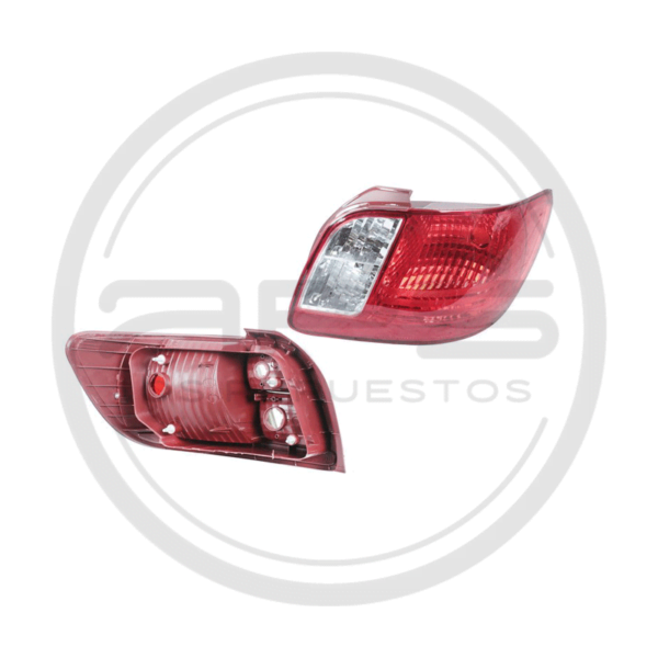 LÁMPARA STOP DERECHA SEDAN KIA RIO XCITE MODELO 2006 AL 2011