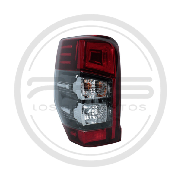 LÁMPARA STOP IZQUIERDO CON SOCKET MITSUBISHI L200 TRITON MODELO 2021