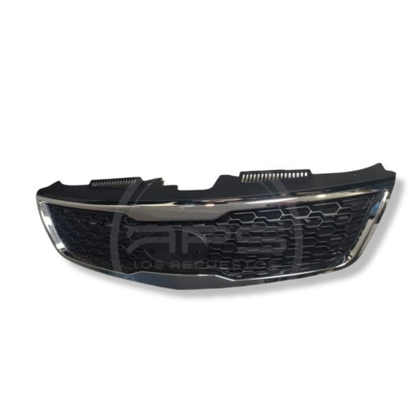 PERSIANA CROMADA/NEGRA MOLDURA KIA CERATO FORTE MODELO 2010 - Imagen 2