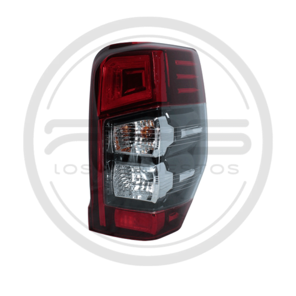 LÁMPARA STOP DERECHO CON SOCKET MITSUISHI L200 TRITON