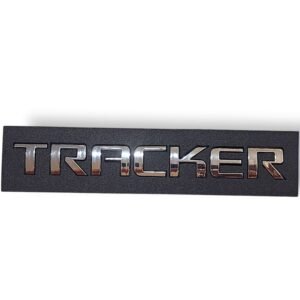 Emblema TRACKER Cromo Baúl